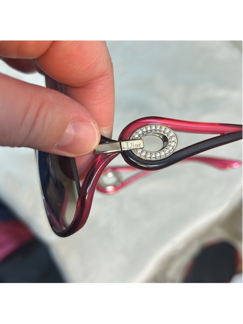 Dior VOLUTE2STR Chic Red Sunglasses with Rhinestone Detail OF5058S57N - Picture 7 of 13